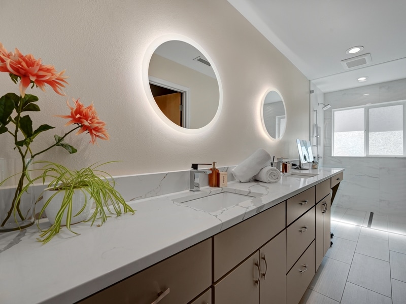 Master bathroom quartz countertop remodel